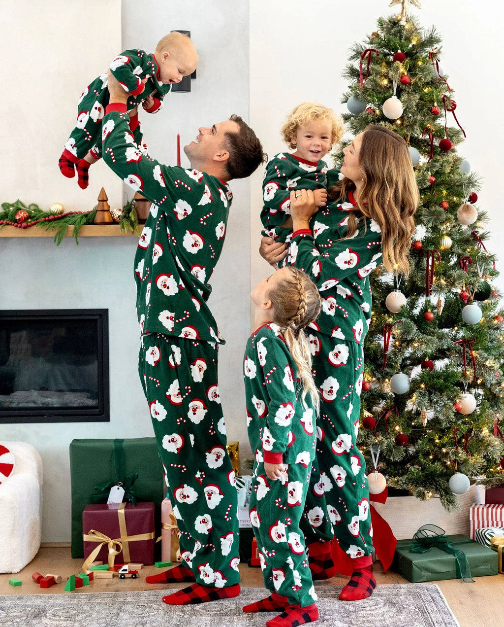 PatPat Matching Family Christmas Pajamas Santa Claus Print Fleece Green